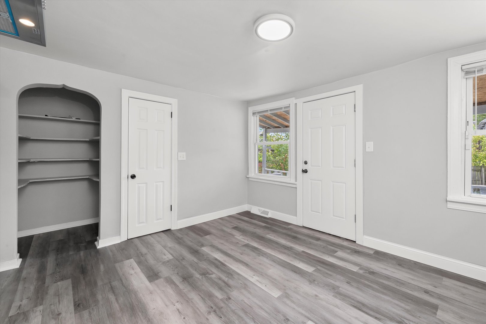 27 E 117th Place