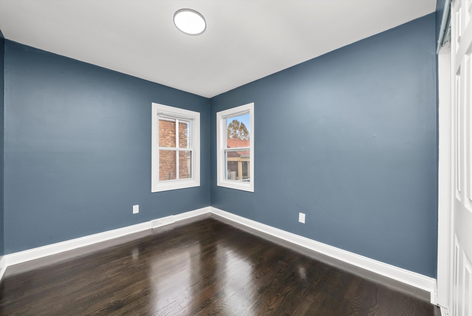 3542 W 77th Street