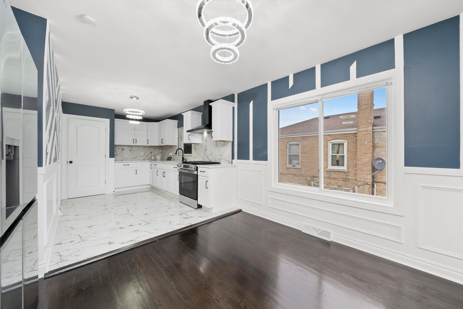 3542 W 77th Street