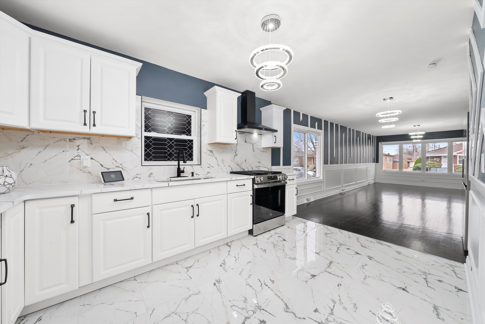 3542 W 77th Street