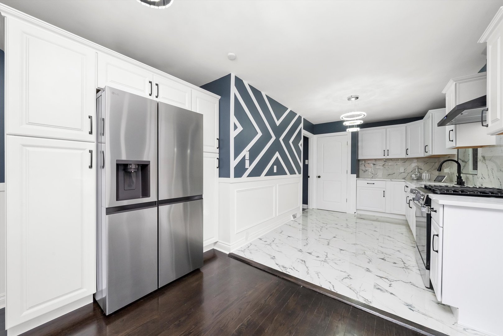 3542 W 77th Street