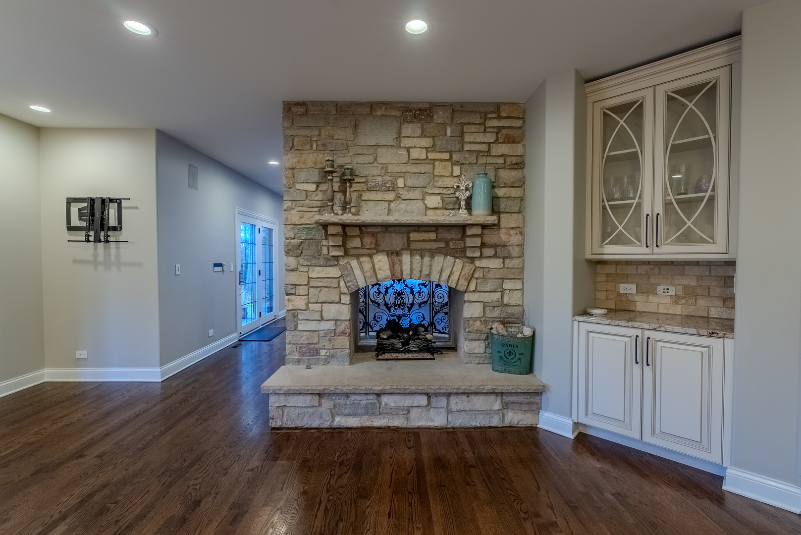 863 Bittersweet Drive