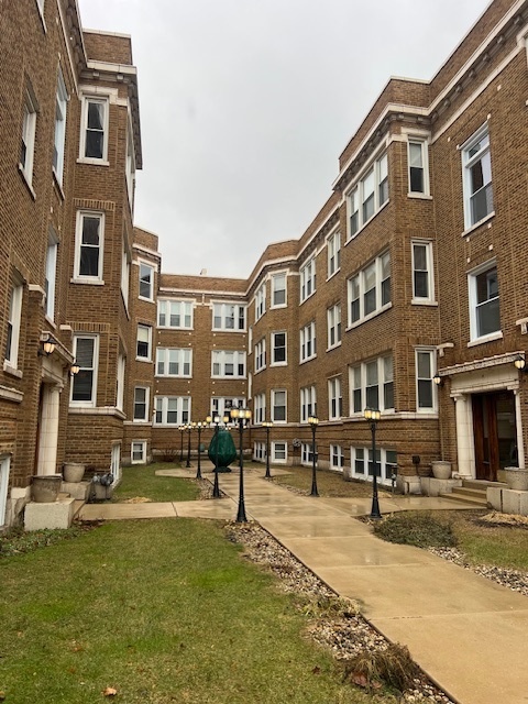 6912 N LAKEWOOD Avenue Unit: 2W