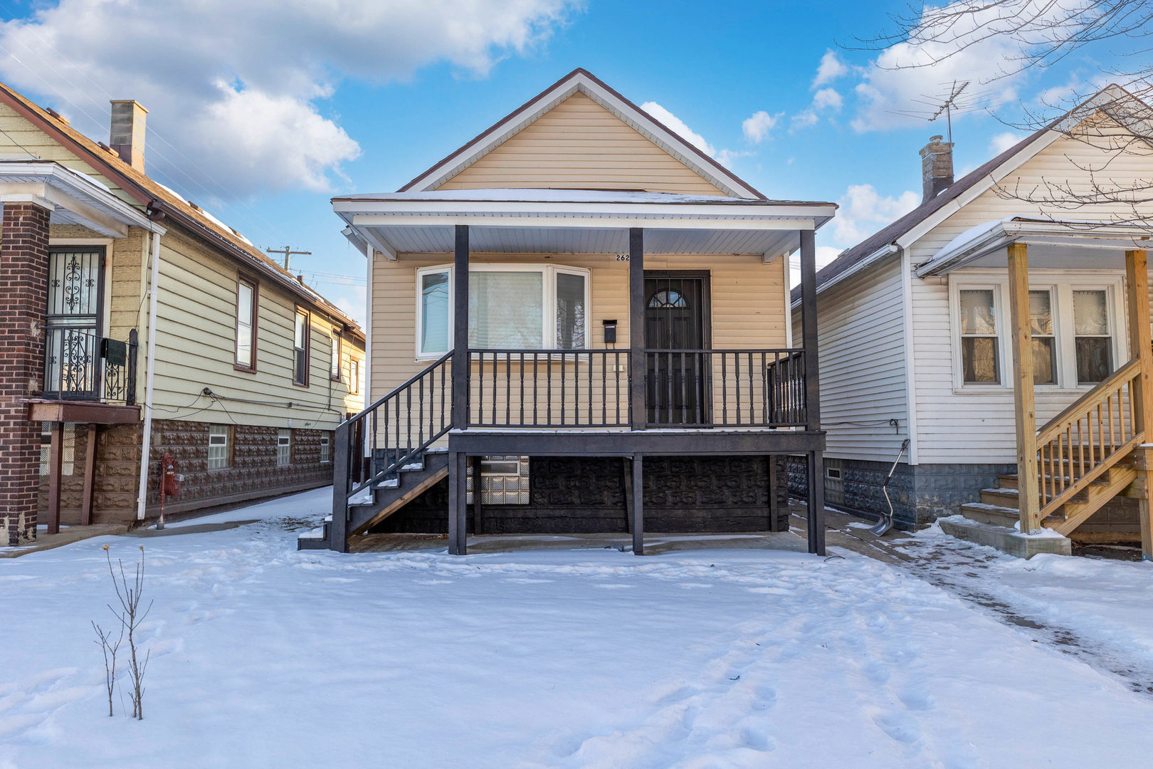 2623 E 109th Street