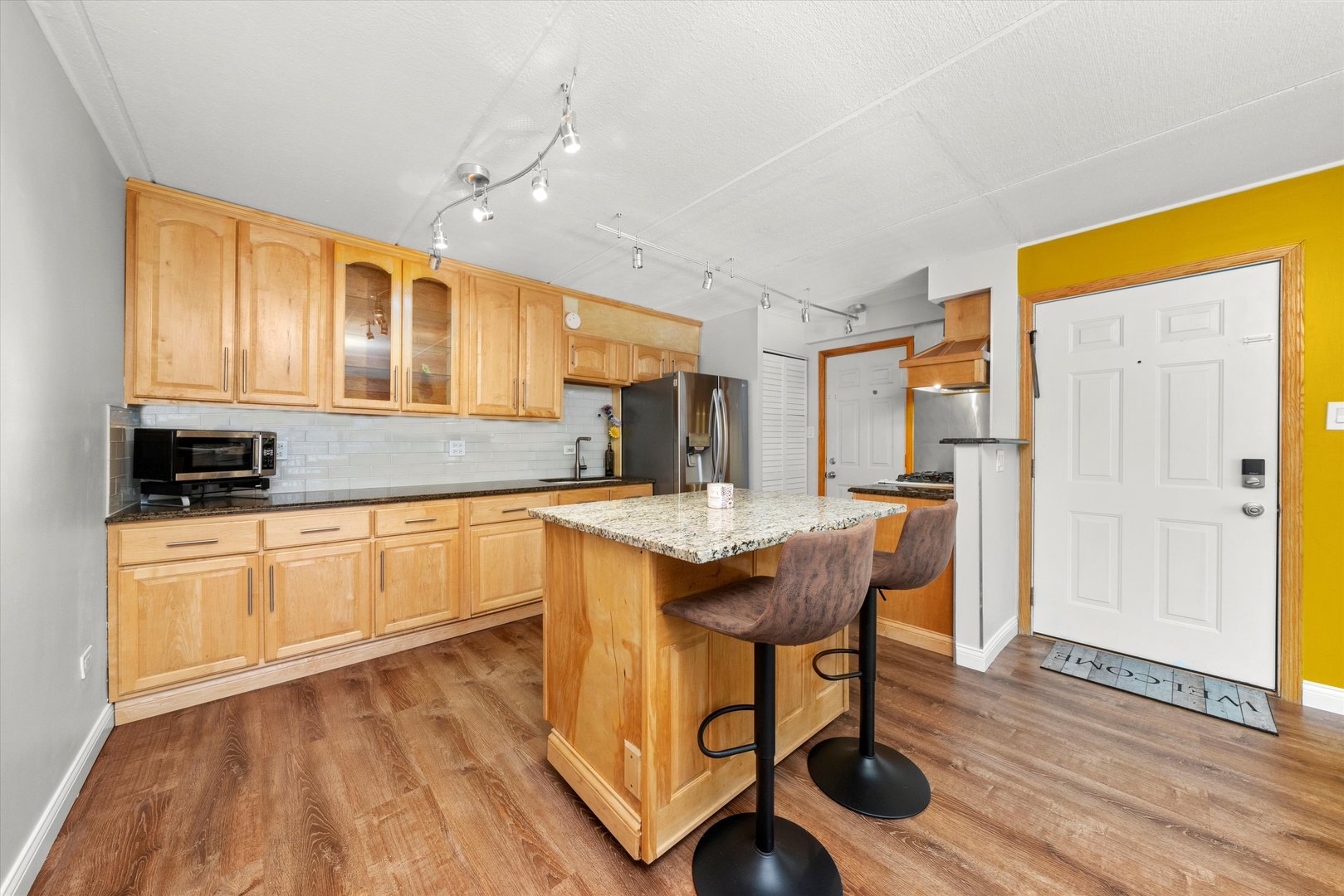 7932 W 93rd Street Unit: 2A