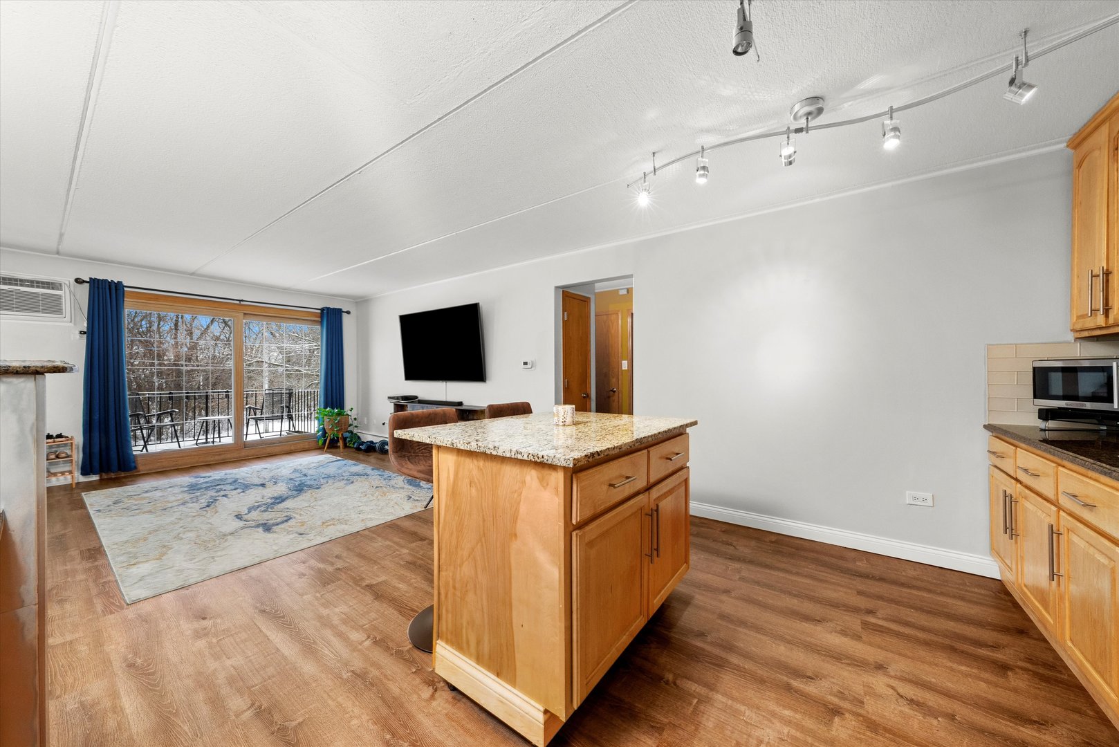 7932 W 93rd Street Unit: 2A