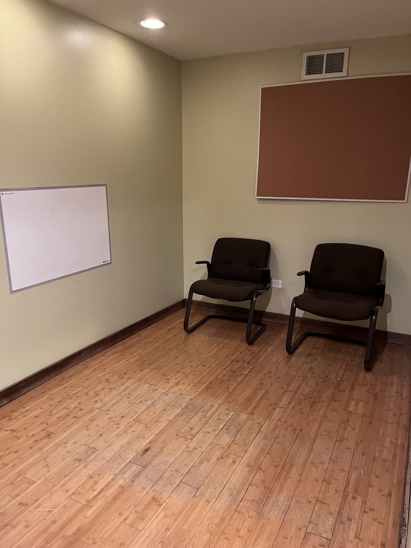 15426-15428 S 70th Court