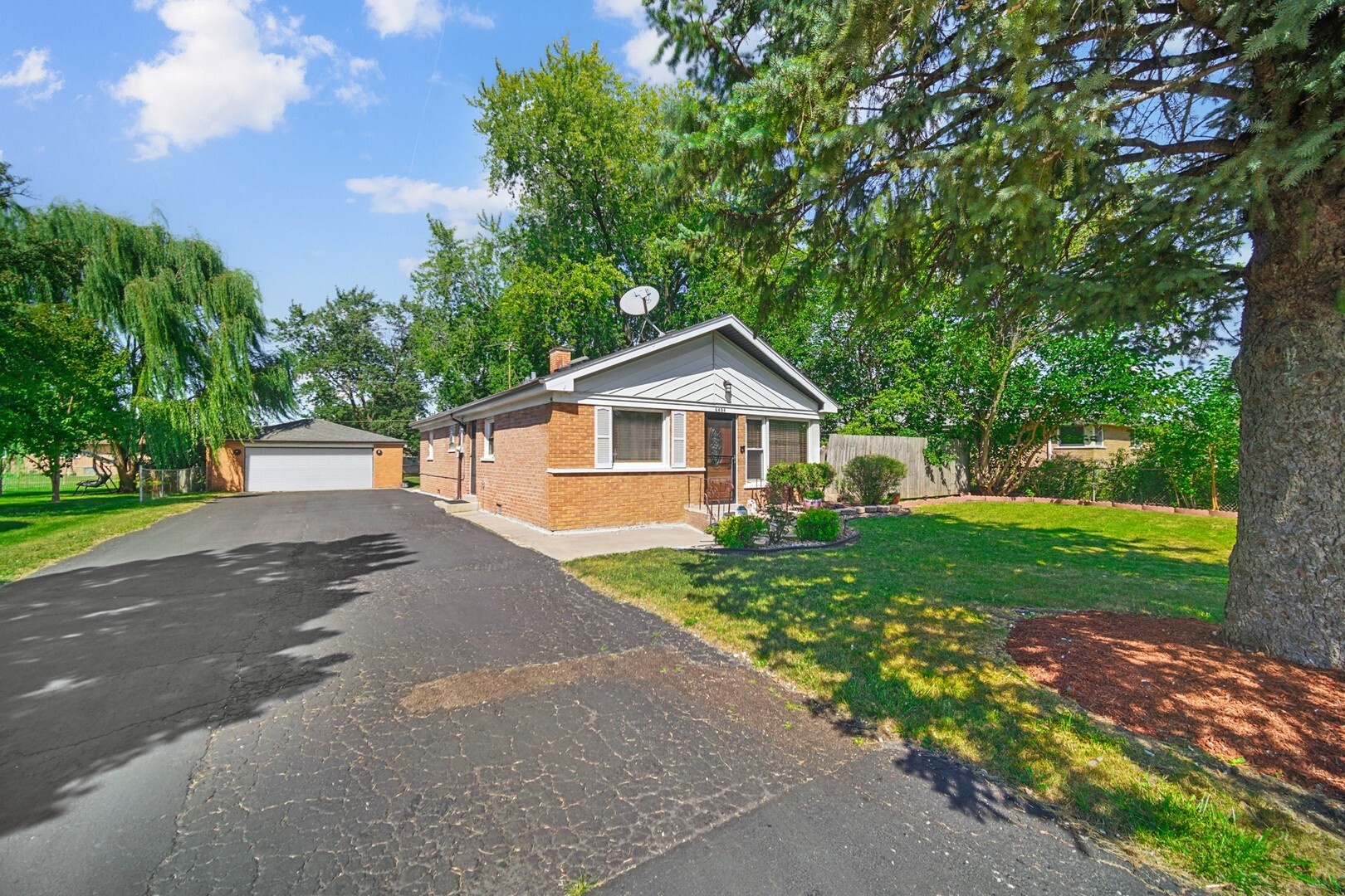 6404 W 85th Place