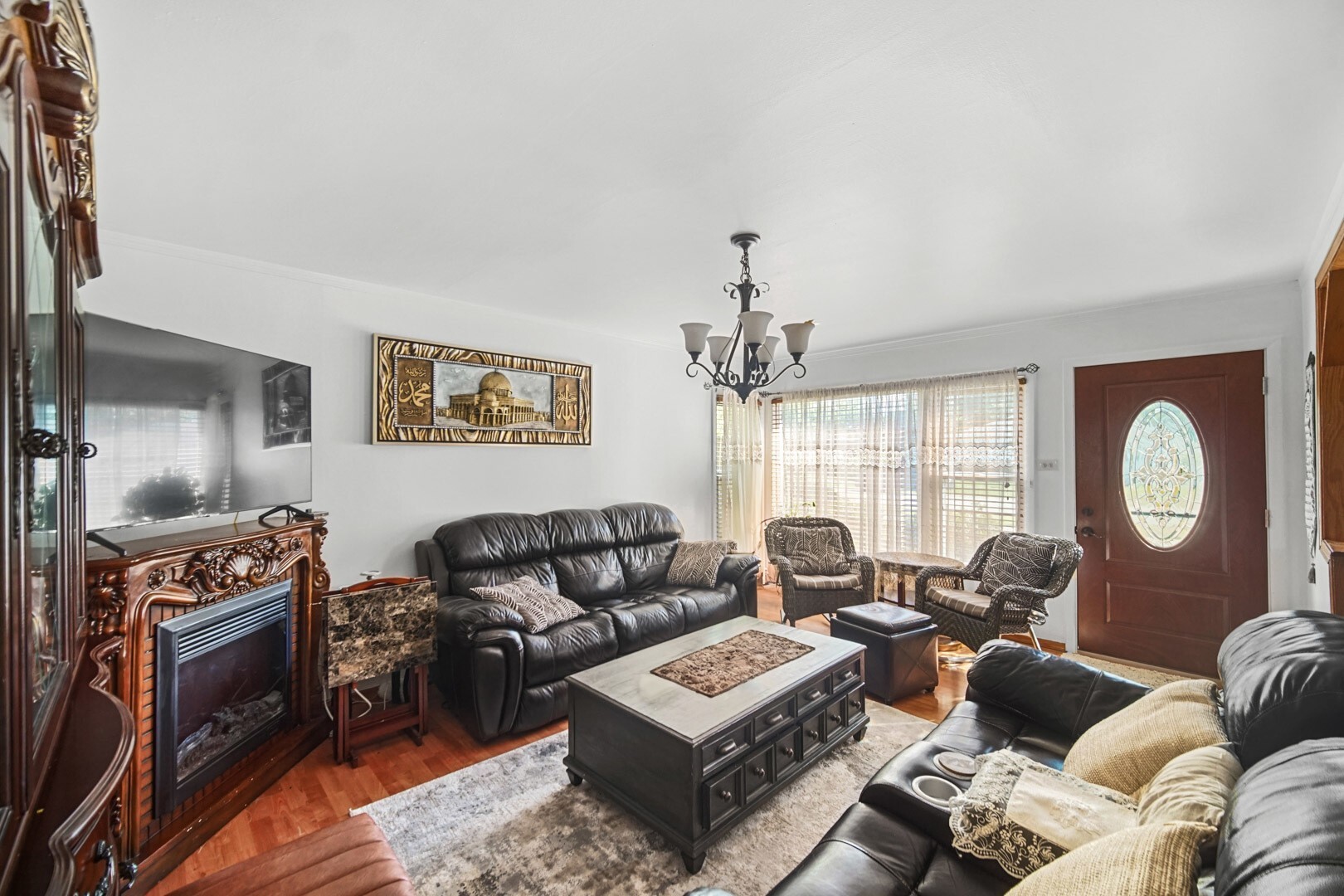 6404 W 85th Place