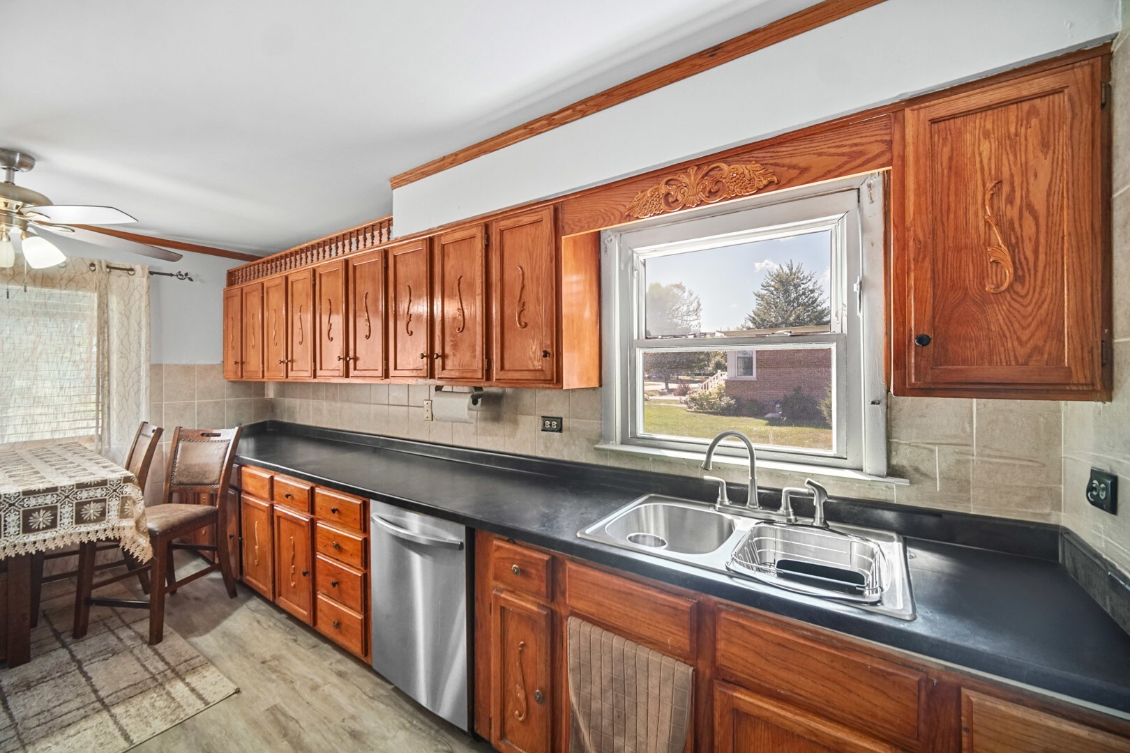 6404 W 85th Place