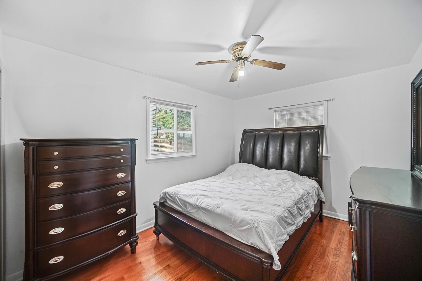 6404 W 85th Place