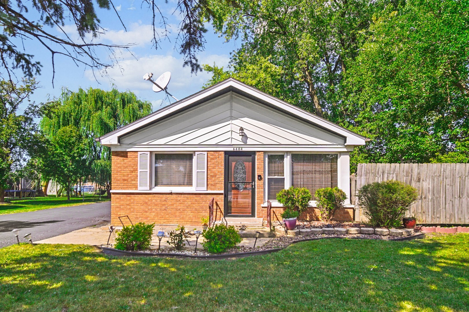 6404 W 85th Place