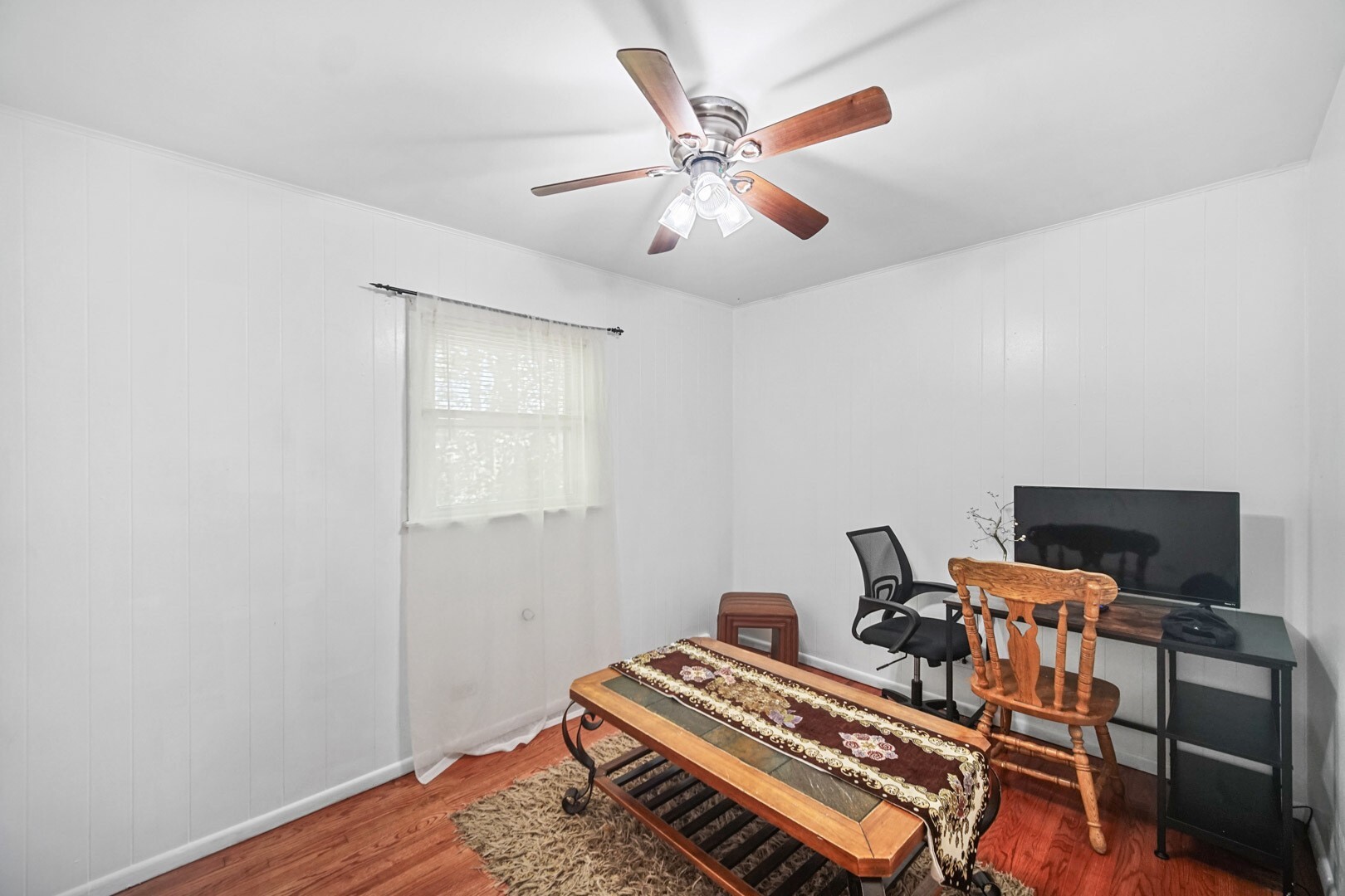 6404 W 85th Place