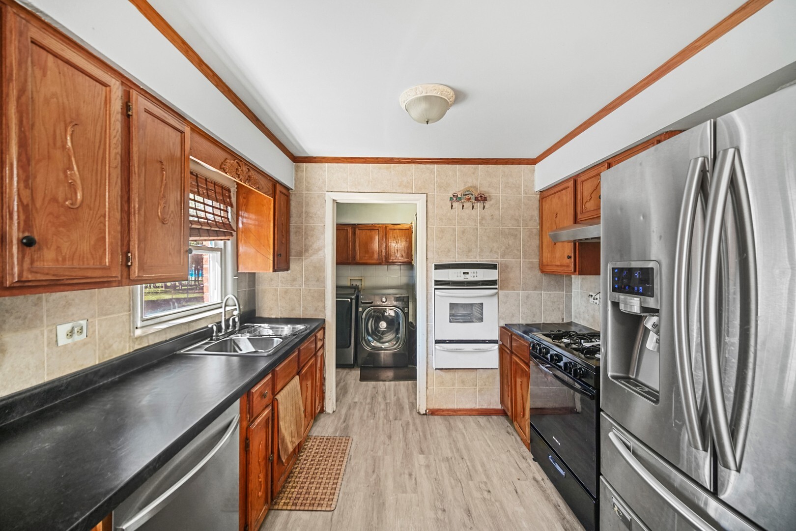 6404 W 85th Place
