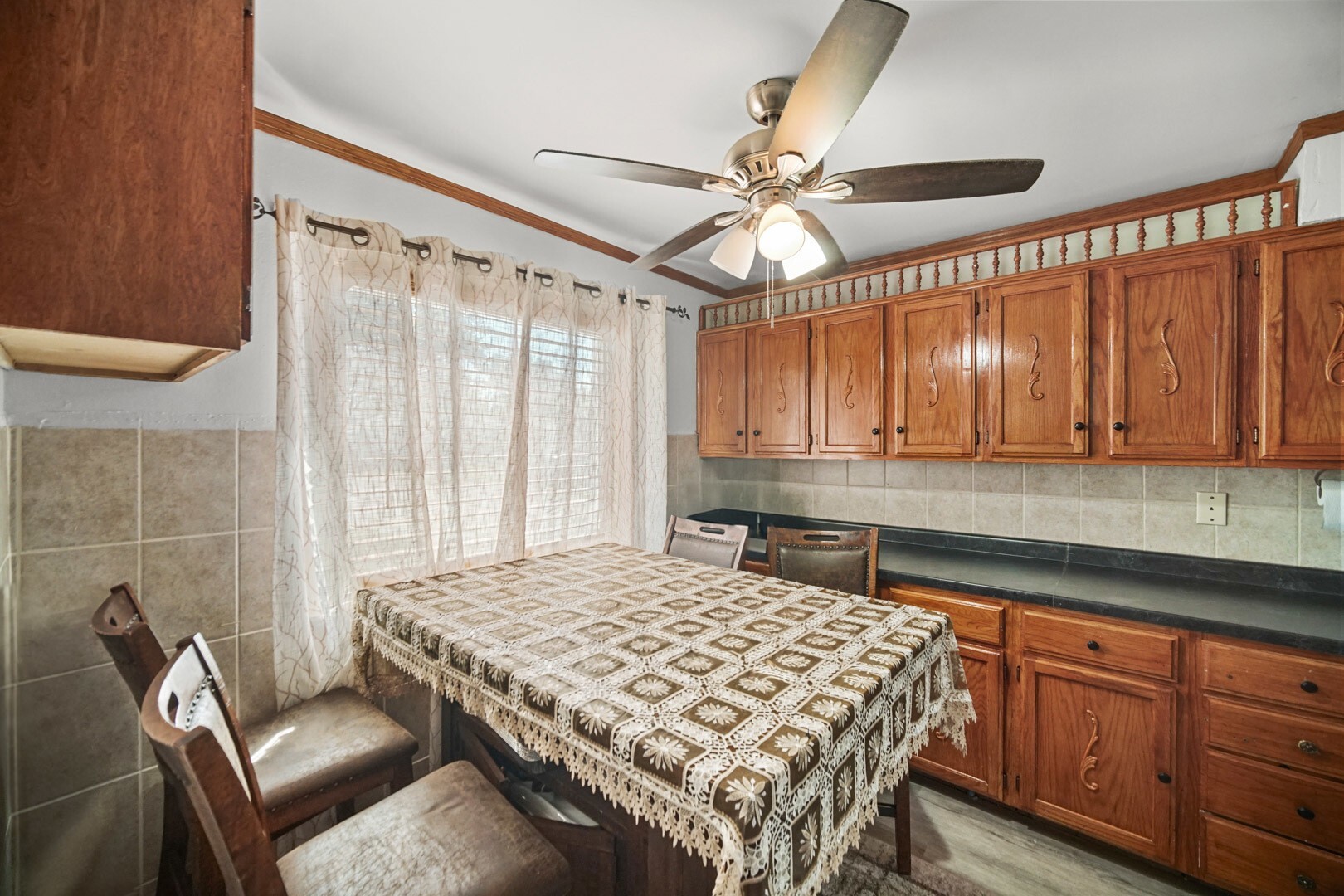 6404 W 85th Place