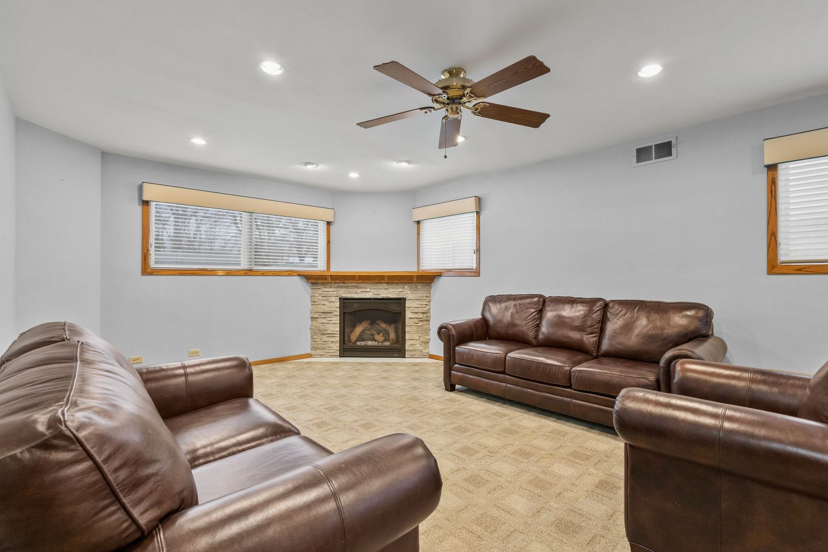 8545 Candlelight Drive