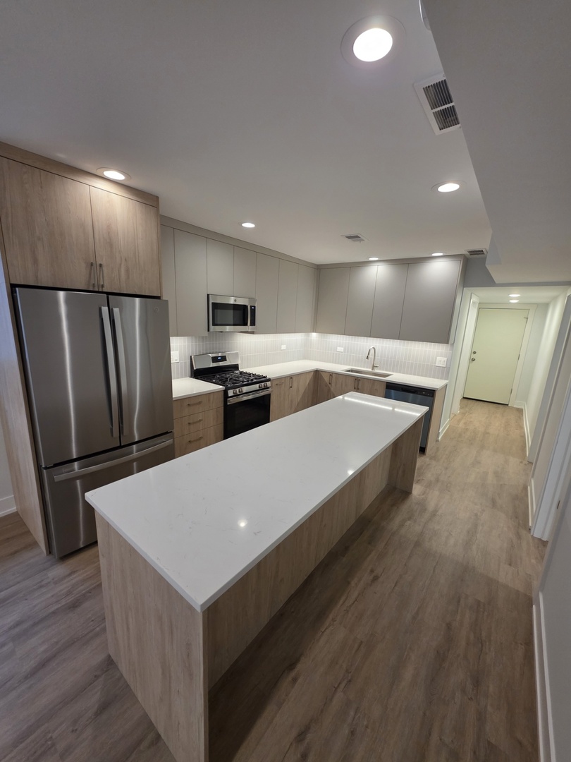 2741 W Belmont Avenue Unit: GARDEN