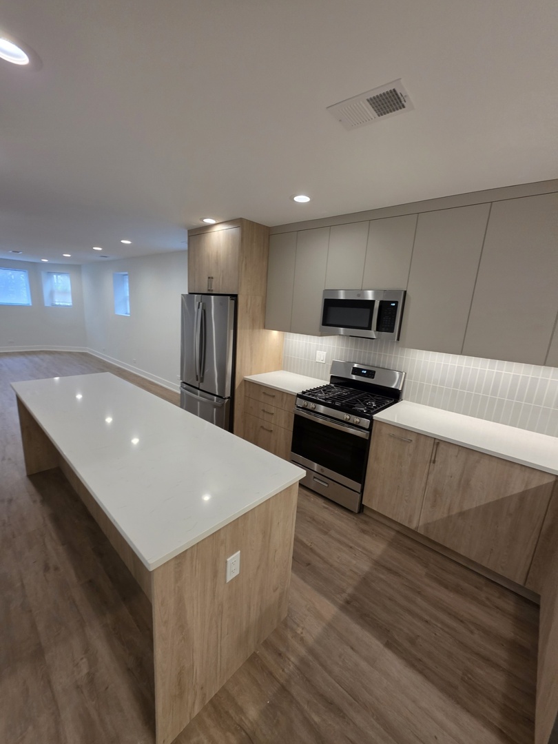 2741 W Belmont Avenue Unit: GARDEN