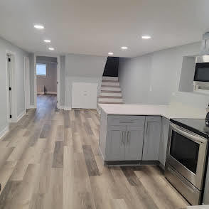 2827 W Lunt Avenue Unit: GARDEN