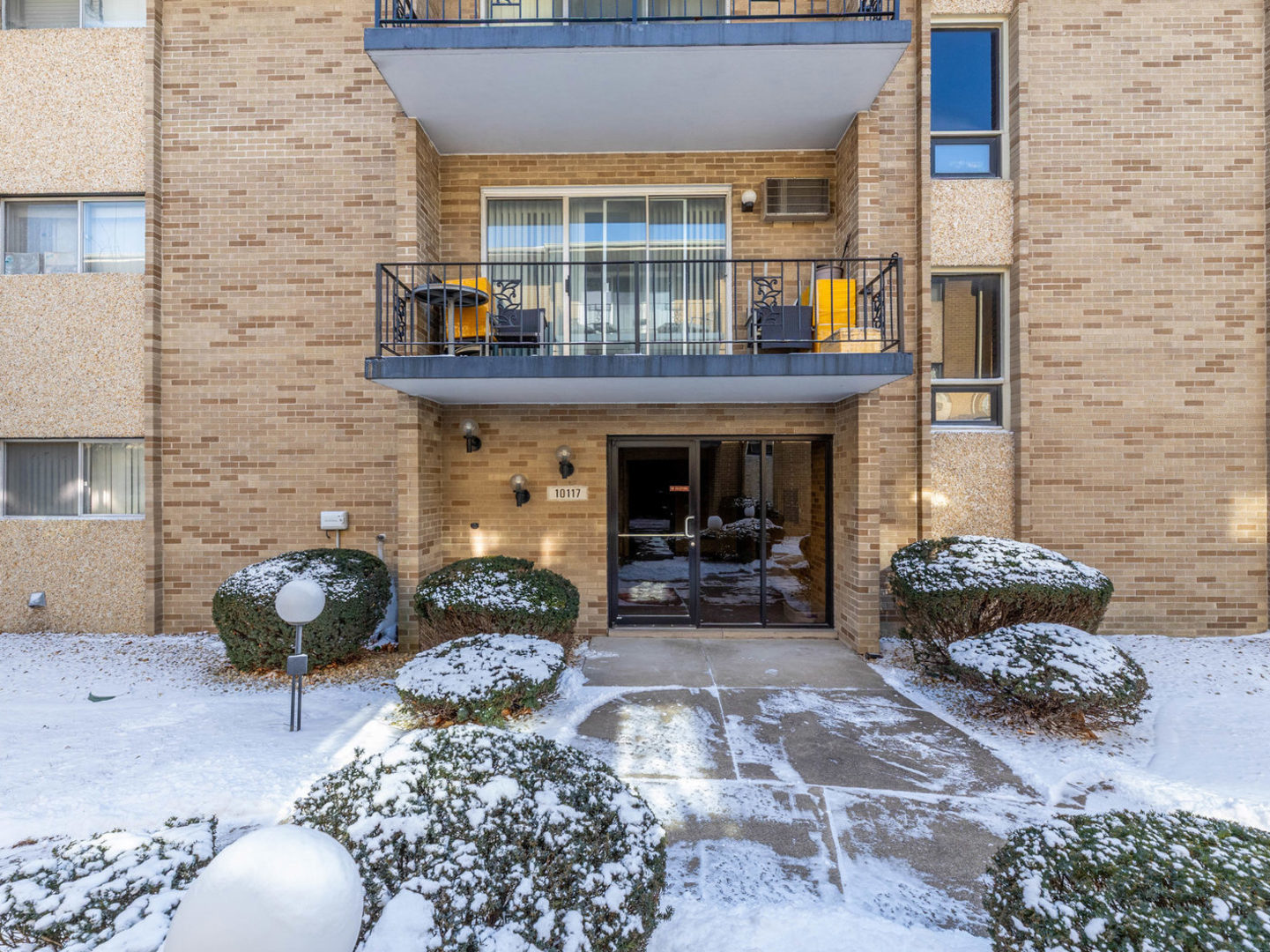 10117 S Cicero Avenue Unit: 206