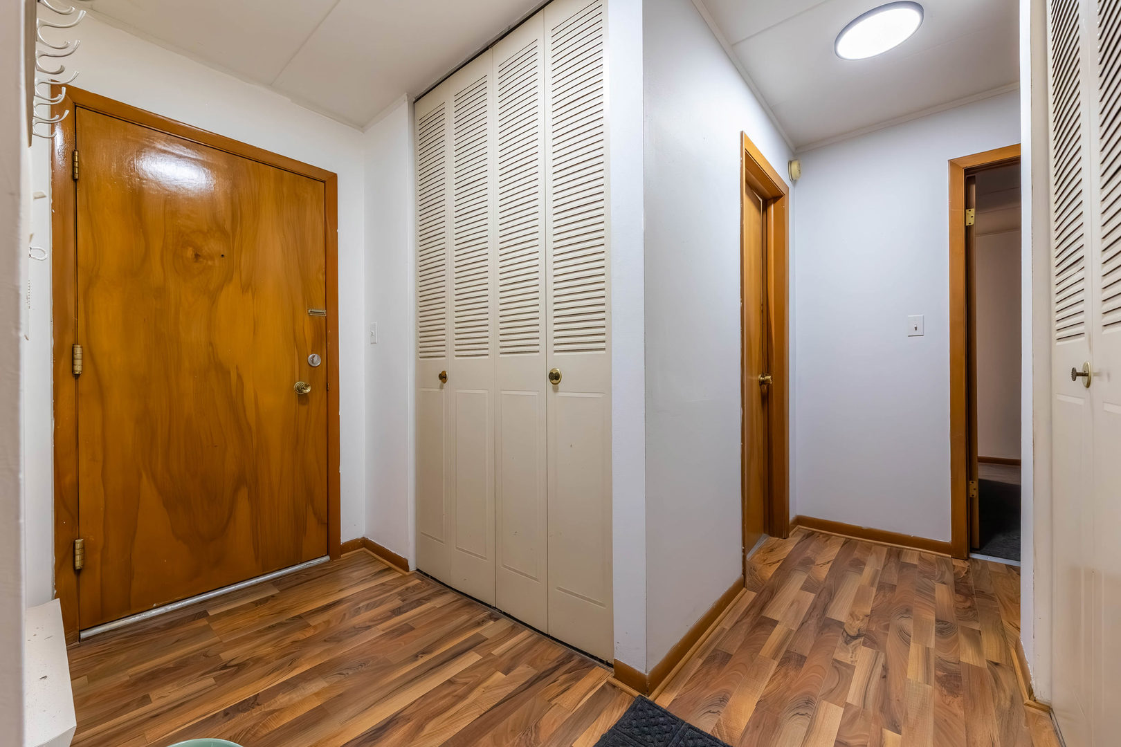 10117 S Cicero Avenue Unit: 206