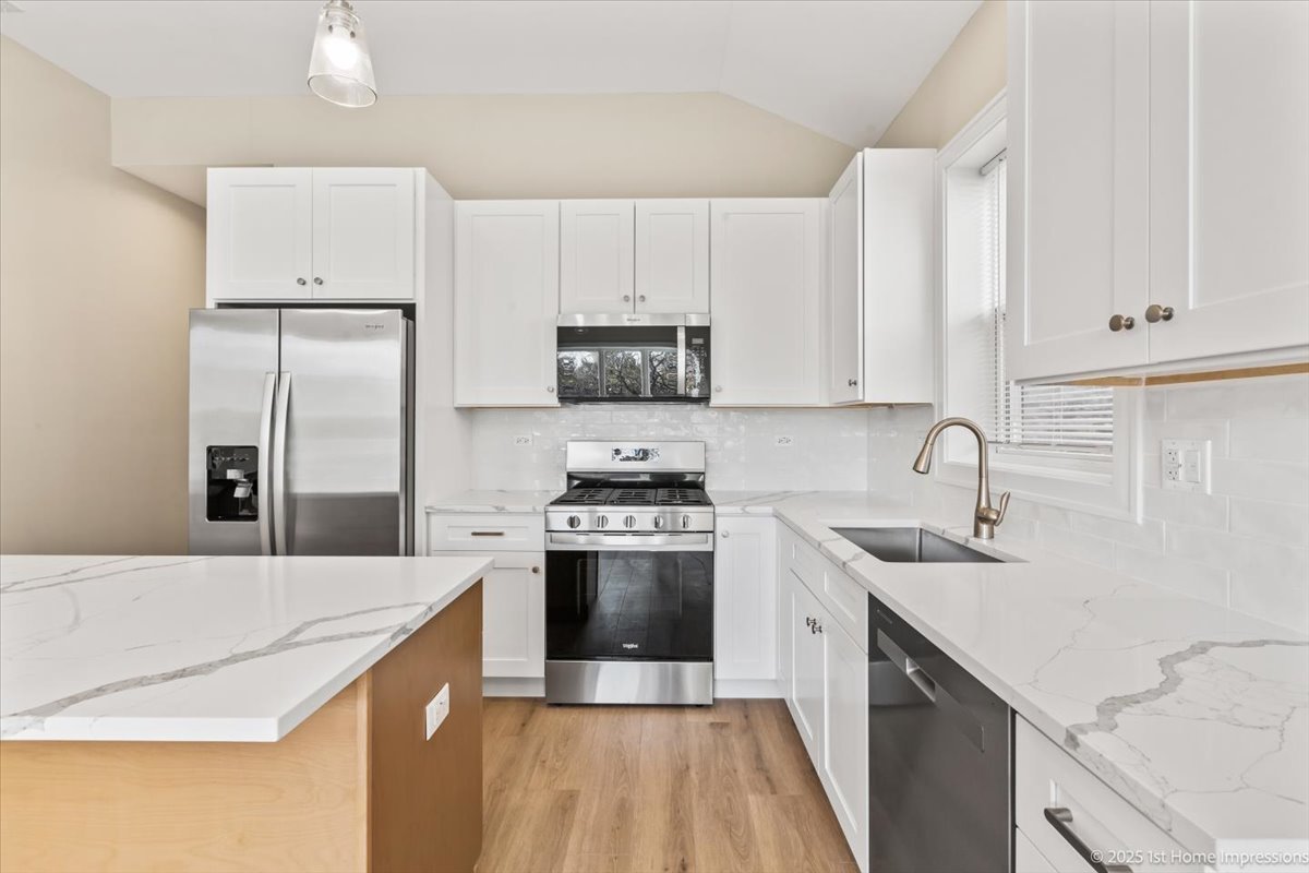 4932 S Champlain Avenue