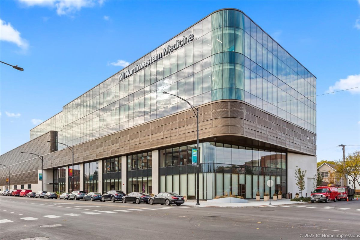 4932 S Champlain Avenue