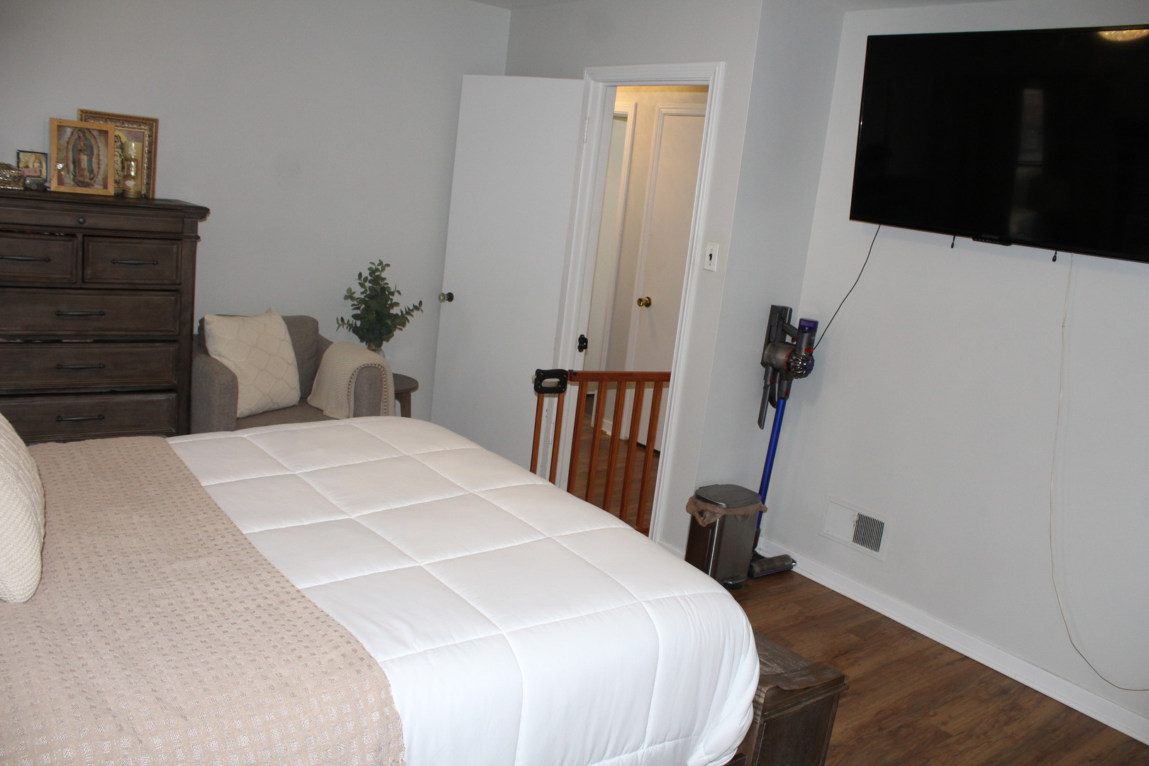 6034 S Komensky Avenue