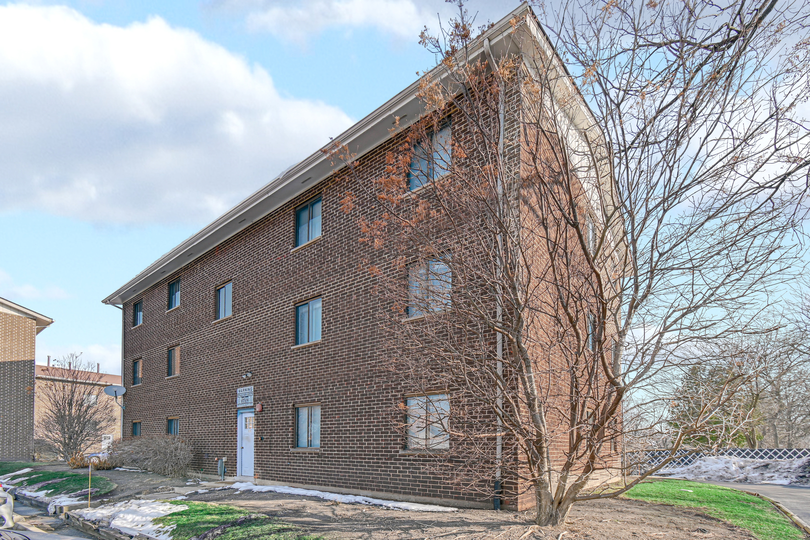 6335 175th Street Unit: 2S