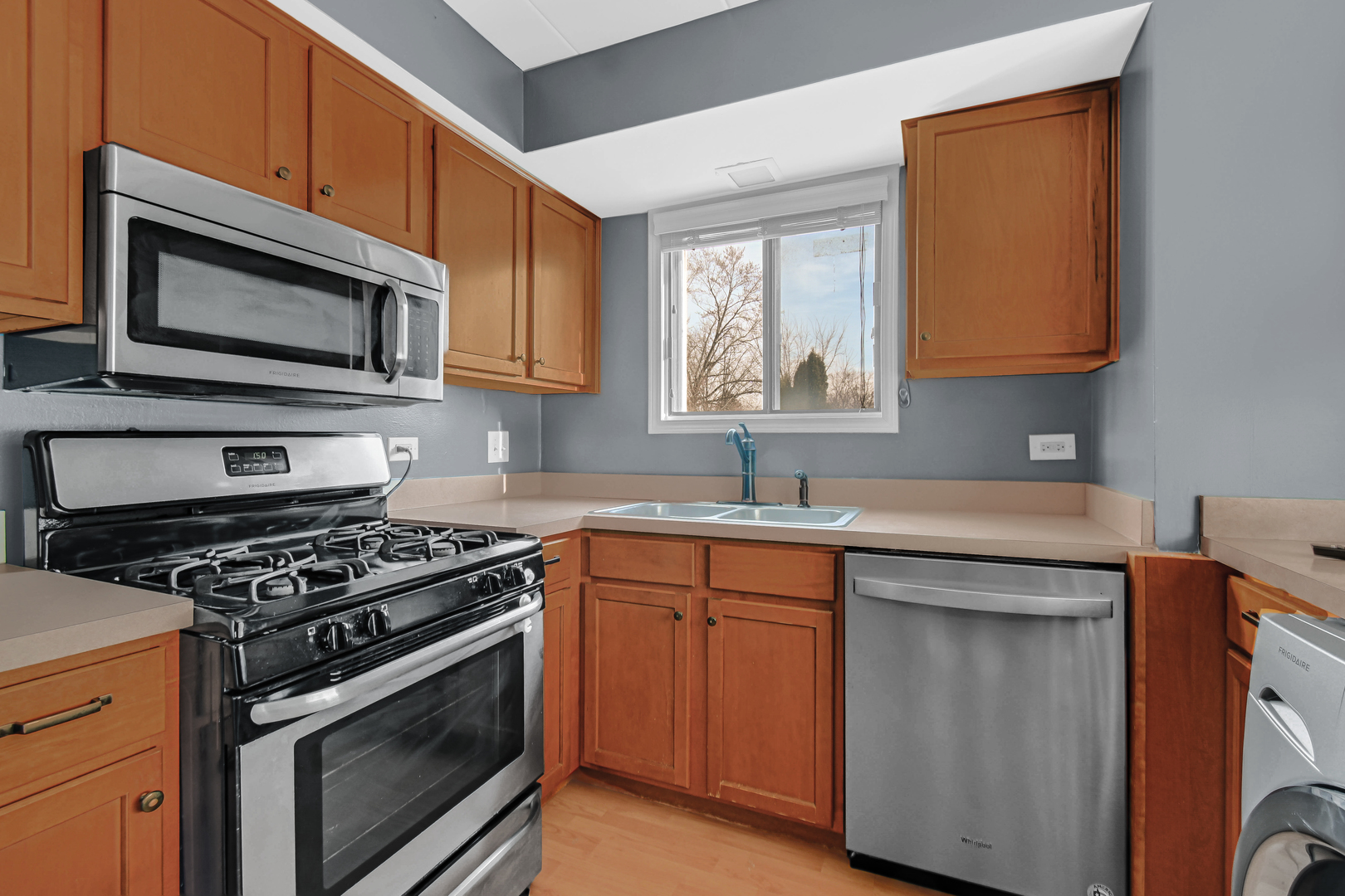 6335 175th Street Unit: 2S