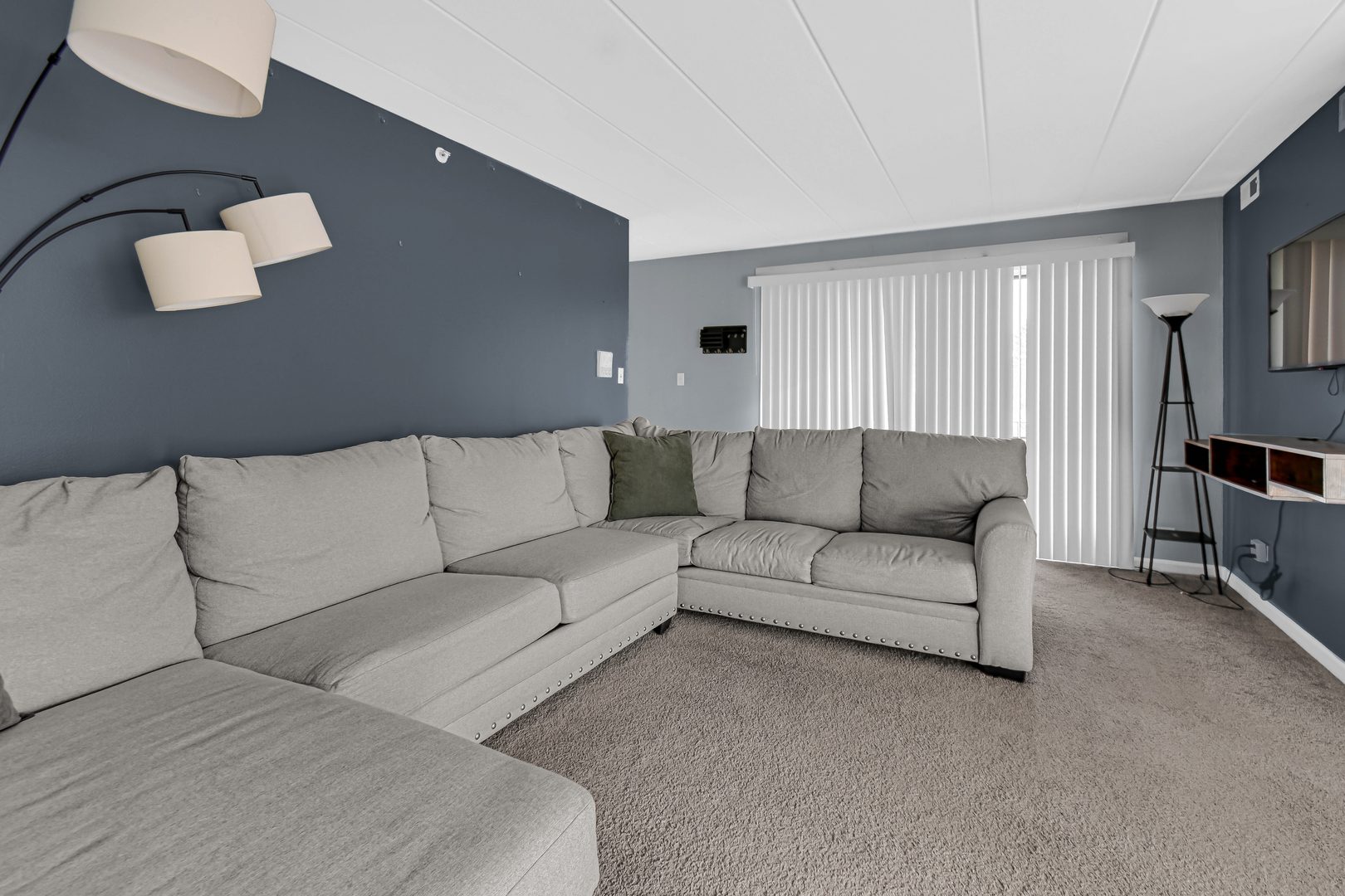 6335 175th Street Unit: 2S
