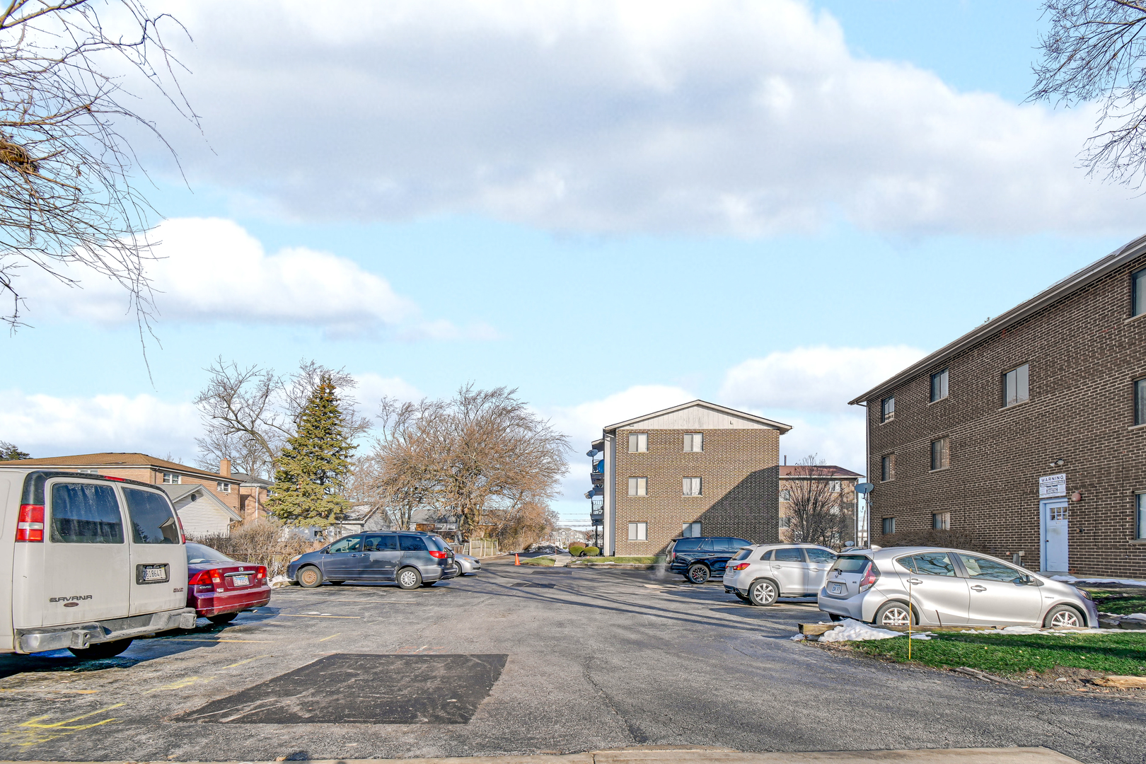 6335 175th Street Unit: 2S