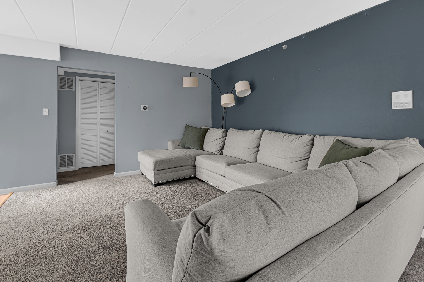 6335 175th Street Unit: 2S