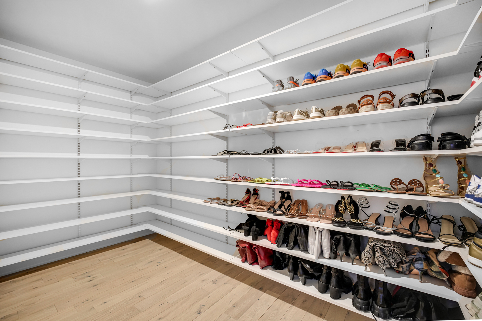 7831 NORTHWOODS Drive