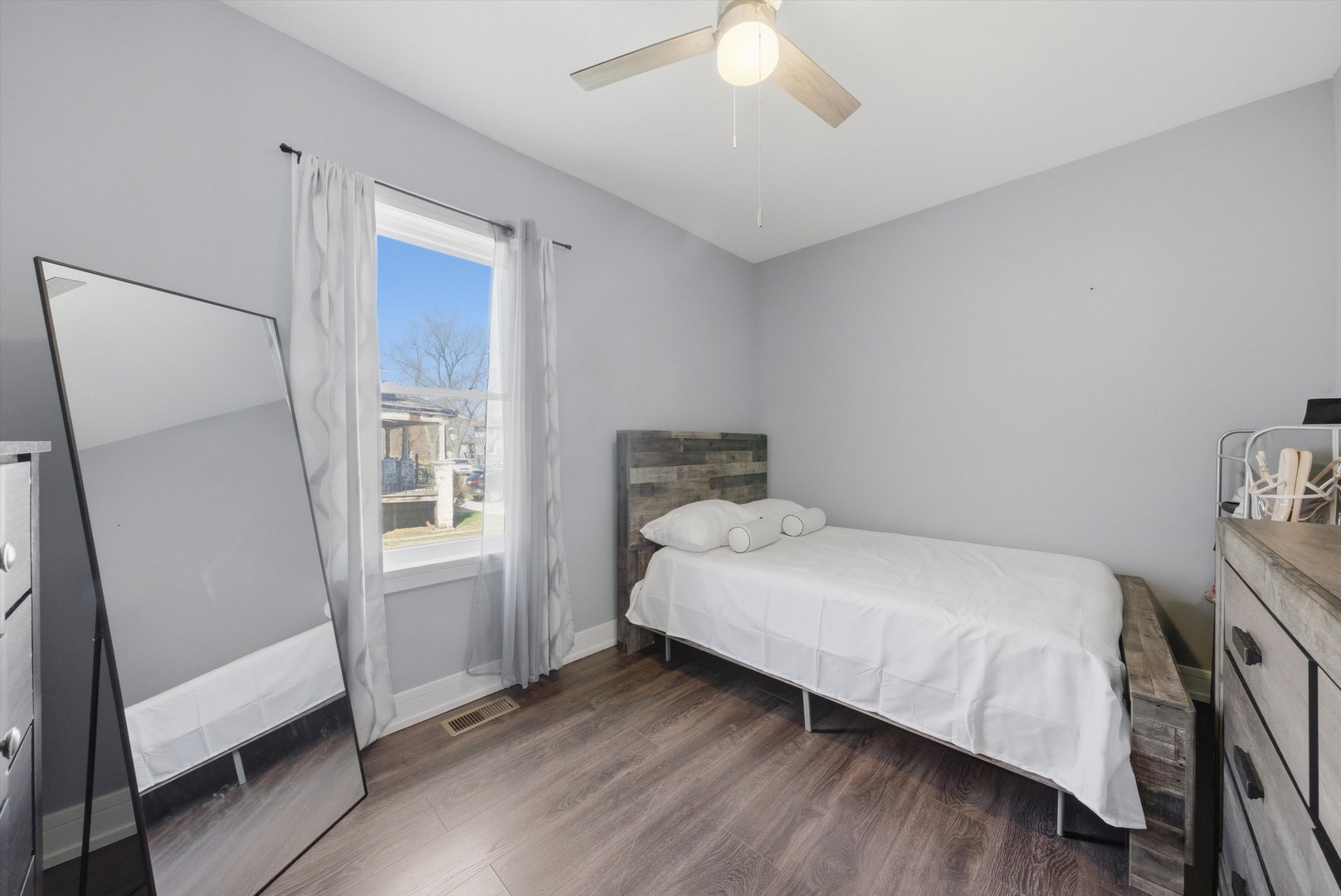 11354 S Harvard Avenue