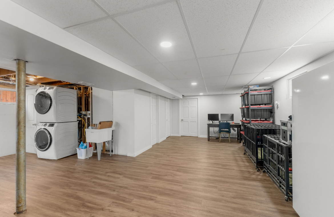 3819 W 83rd Place