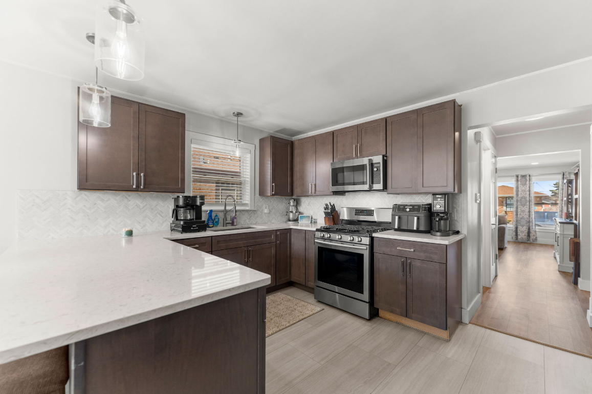 3819 W 83rd Place