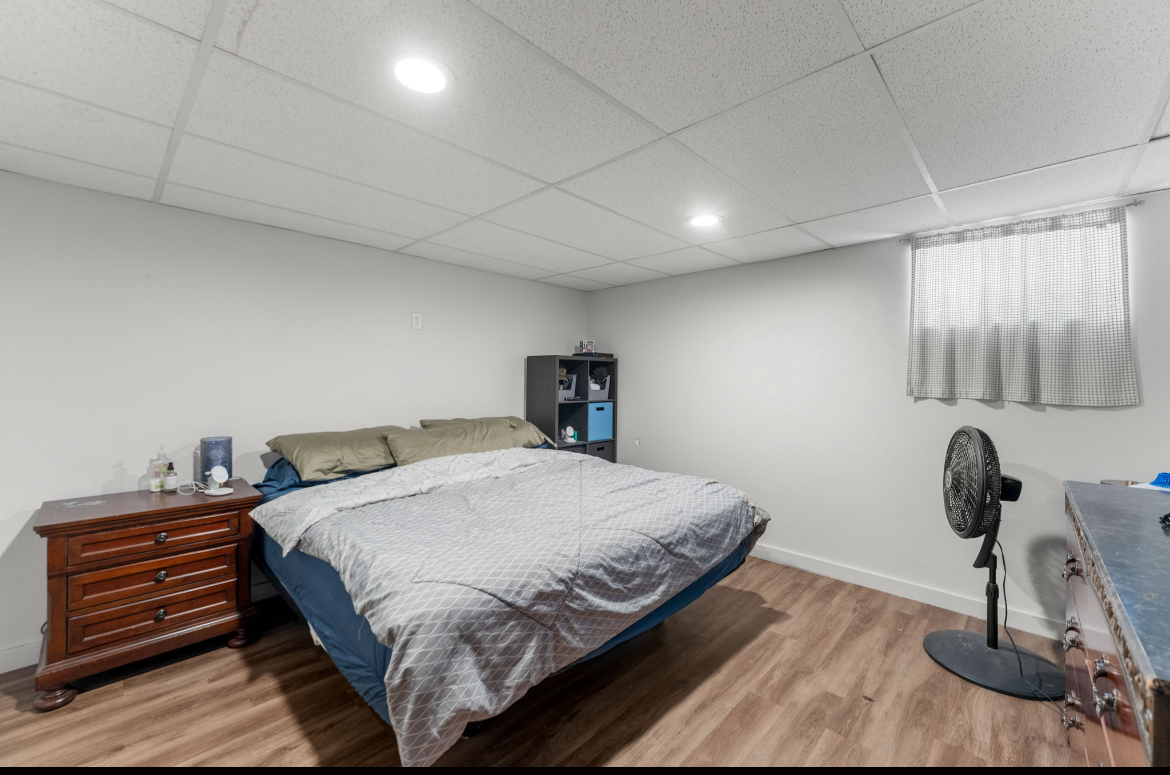 3819 W 83rd Place