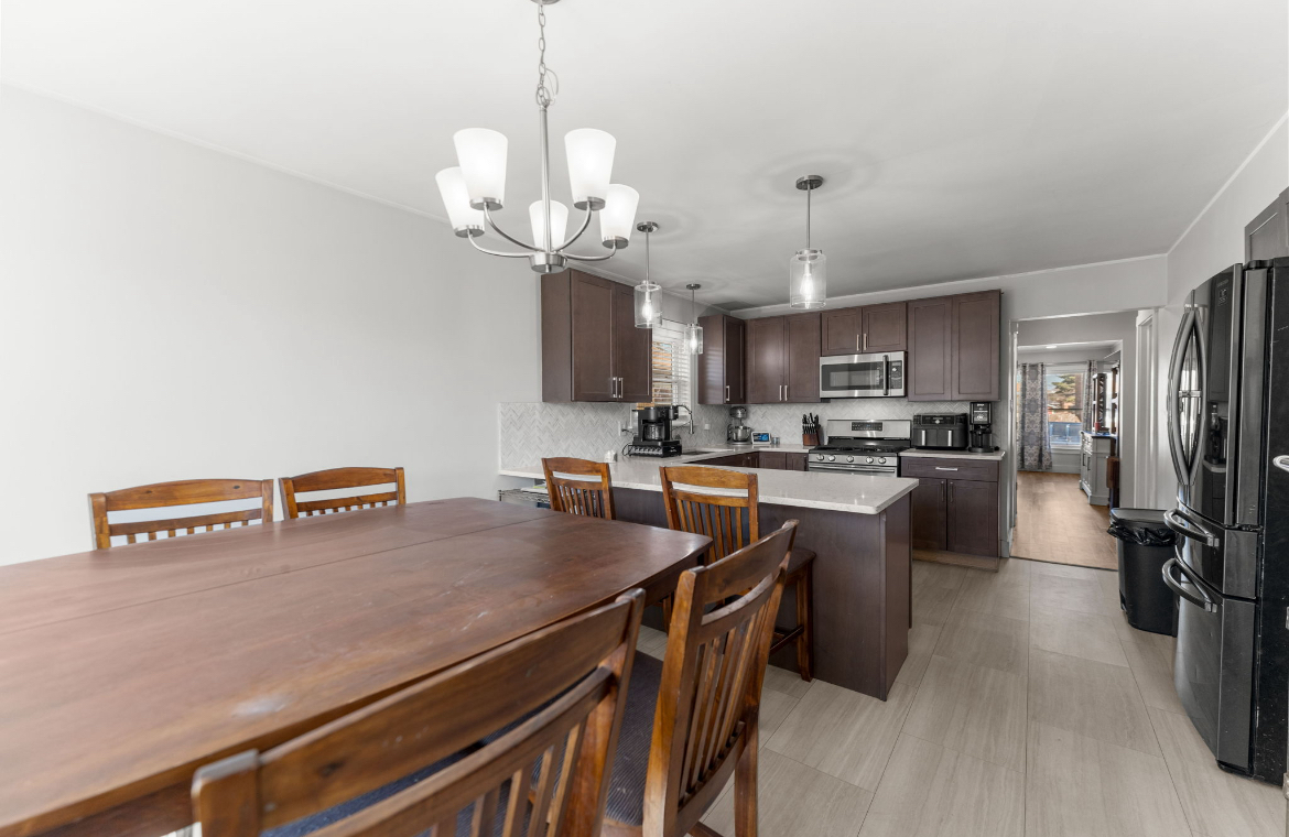 3819 W 83rd Place