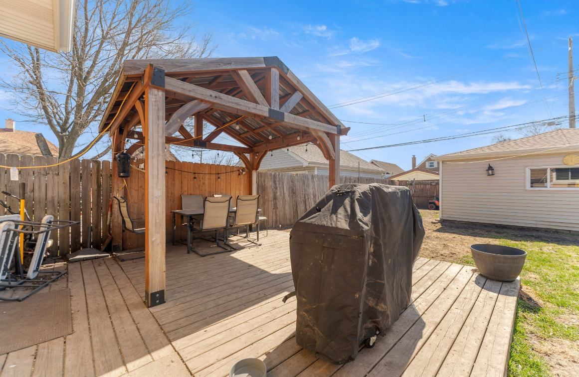 3819 W 83rd Place