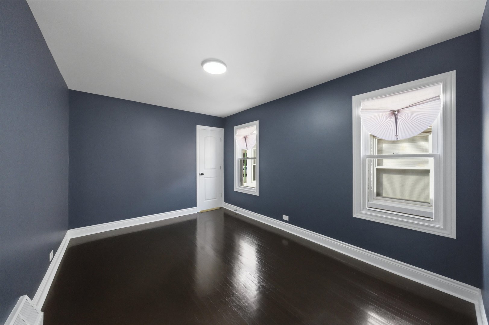 7145 S Richmond Street