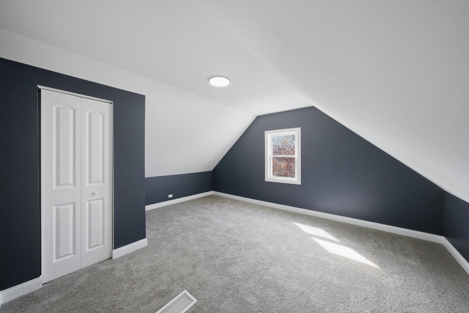 7145 S Richmond Street