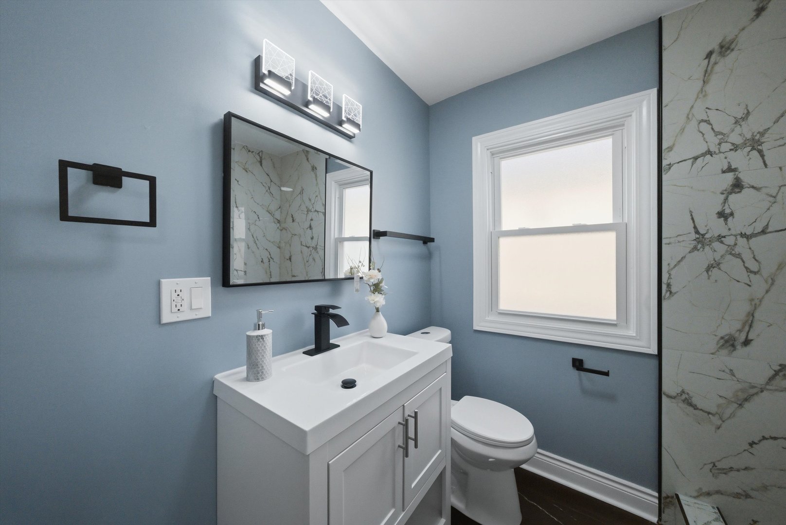 7145 S Richmond Street