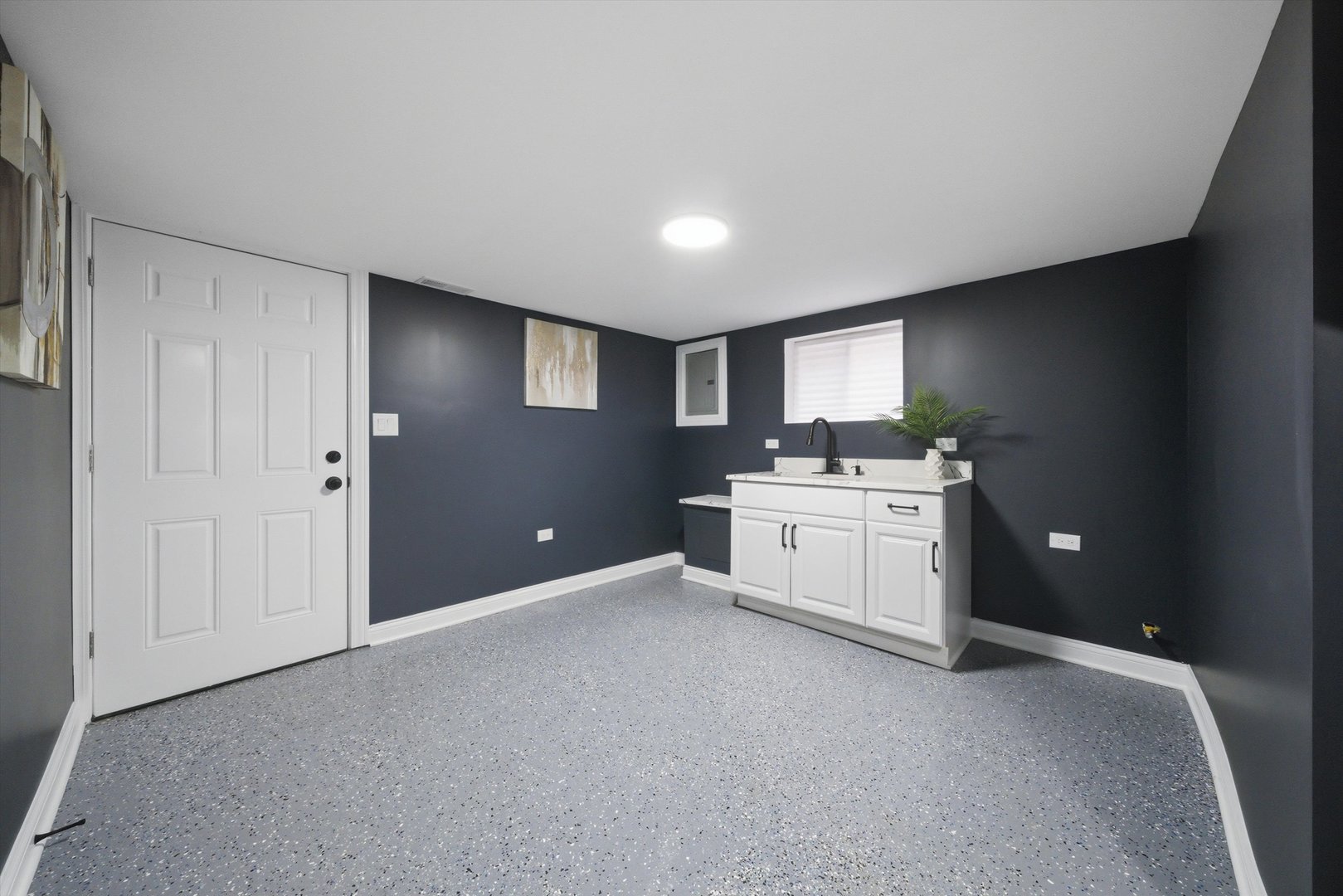 7145 S Richmond Street