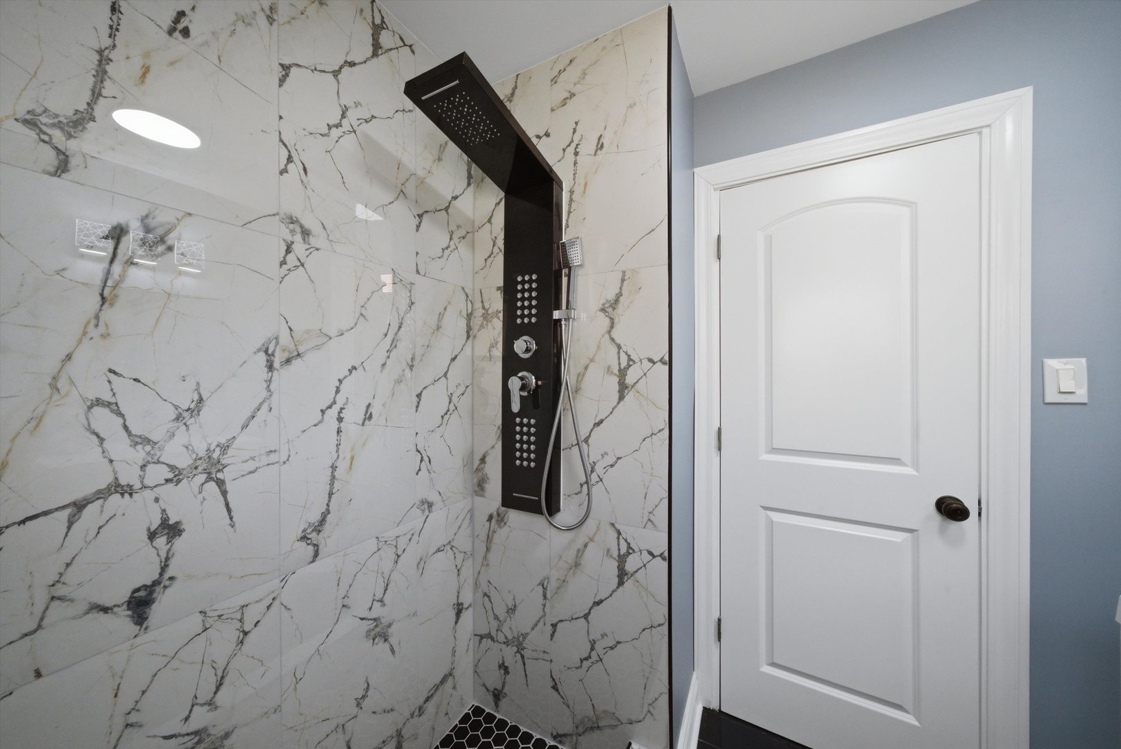 7145 S Richmond Street