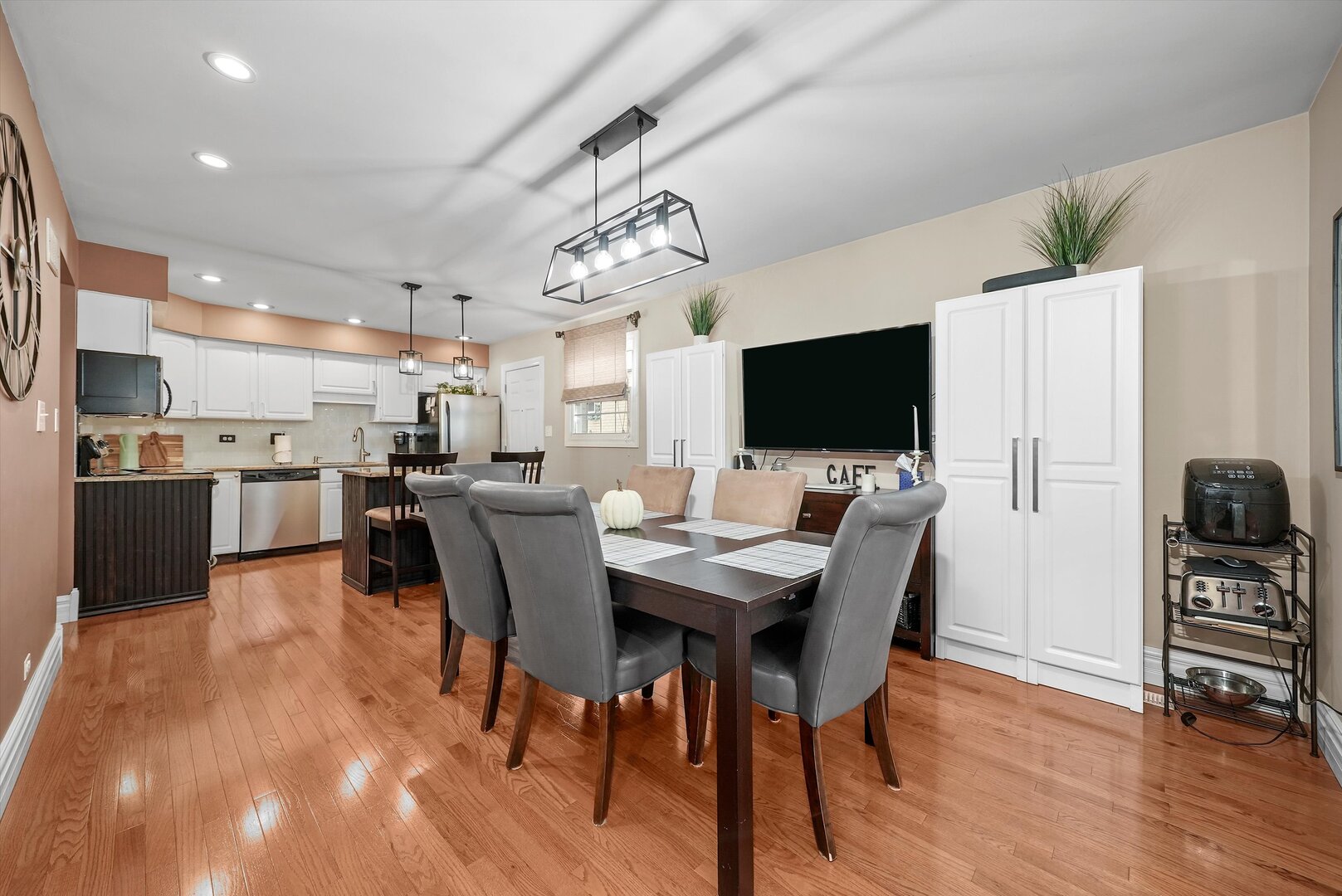 4407 Howard Avenue Unit: 2