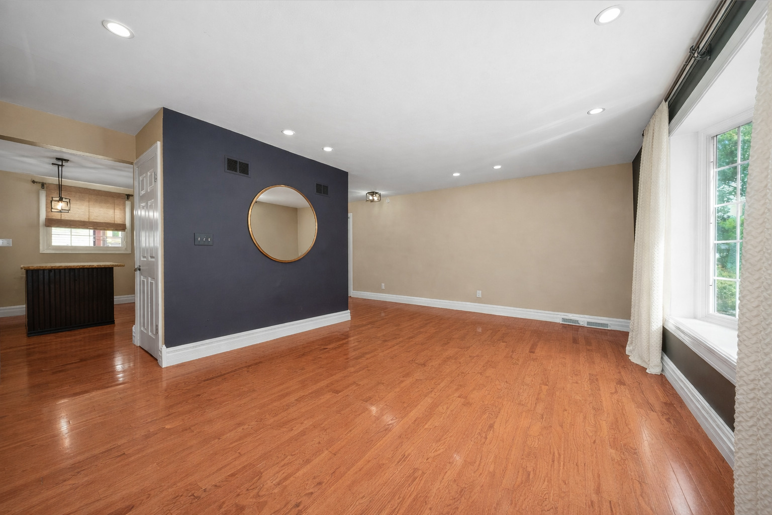 4407 Howard Avenue Unit: 2