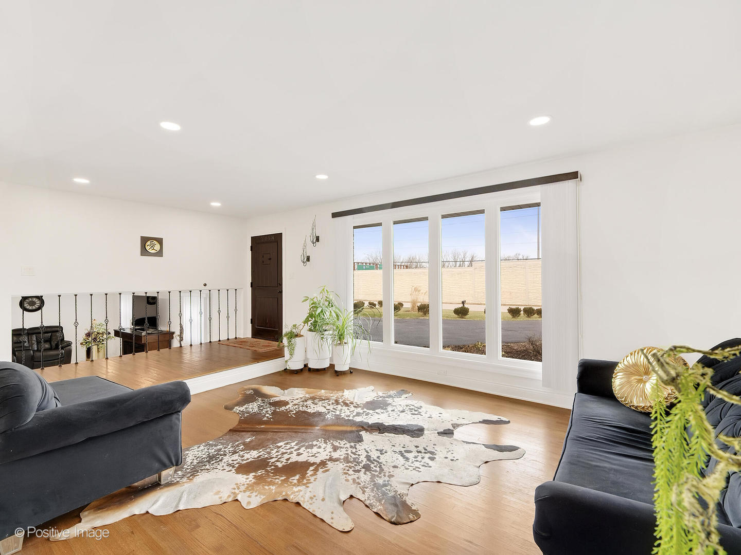 20W065 S Frontage Road