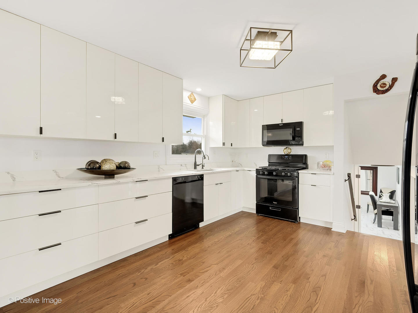 20W065 S Frontage Road