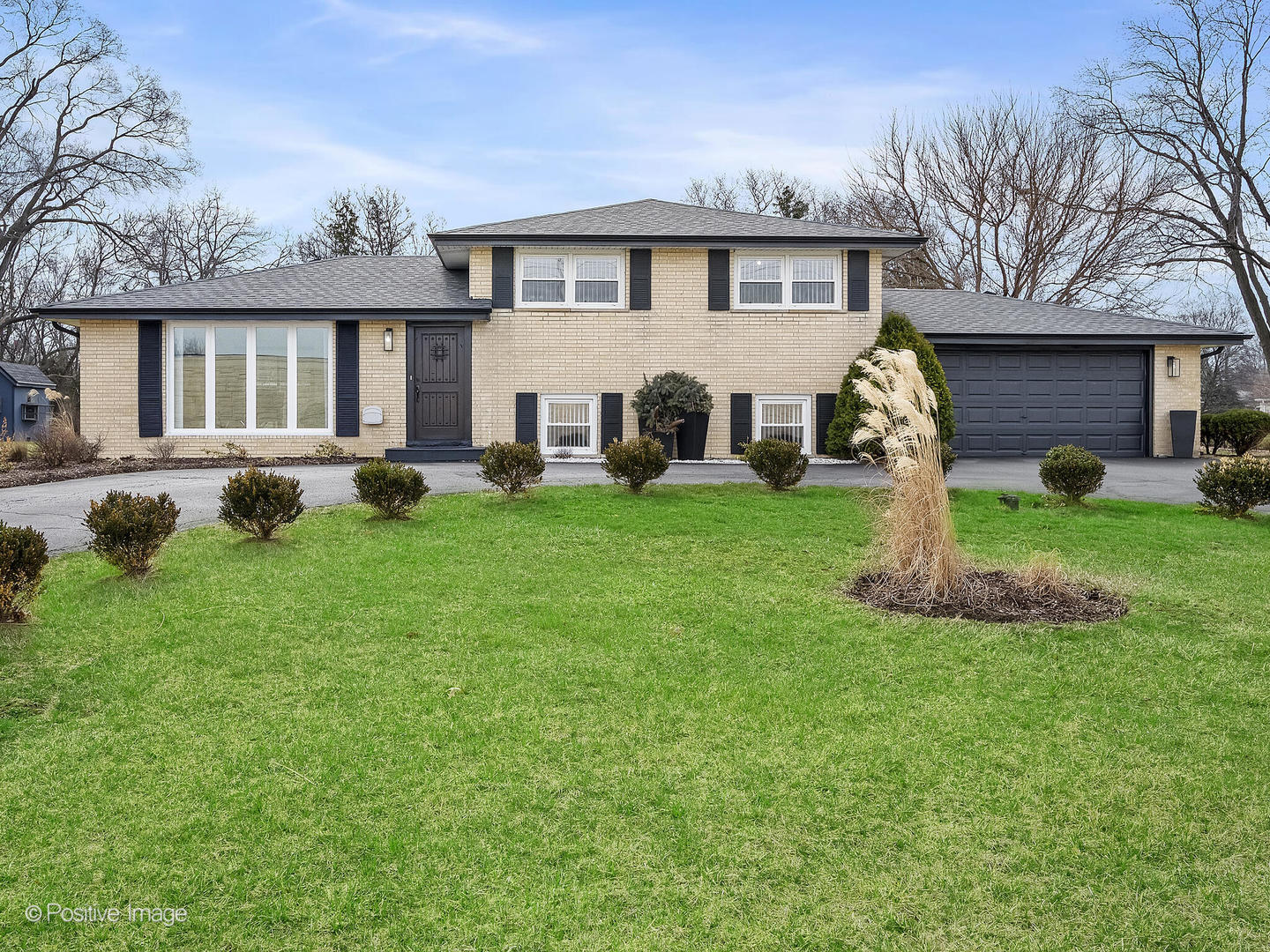 20W065 S Frontage Road